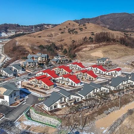 Le Comte Bleu Hotell Pyeongchang Exteriör bild