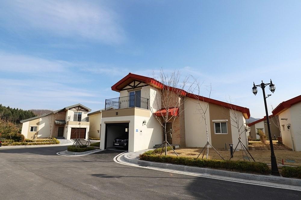 Le Comte Bleu Hotell Pyeongchang Exteriör bild