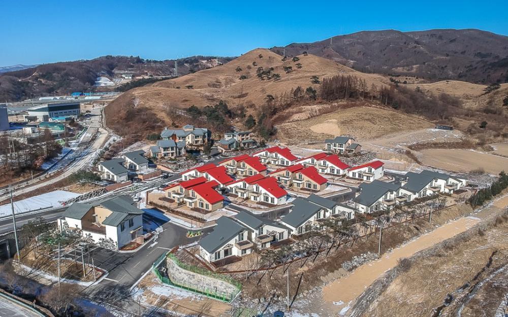 Le Comte Bleu Hotell Pyeongchang Exteriör bild